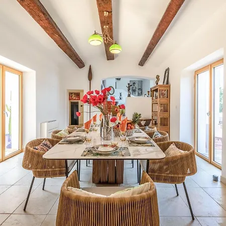 Lovely In Semesterbostad